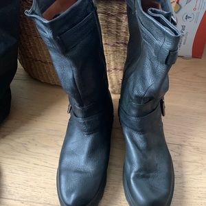 Black leather boots Size 8